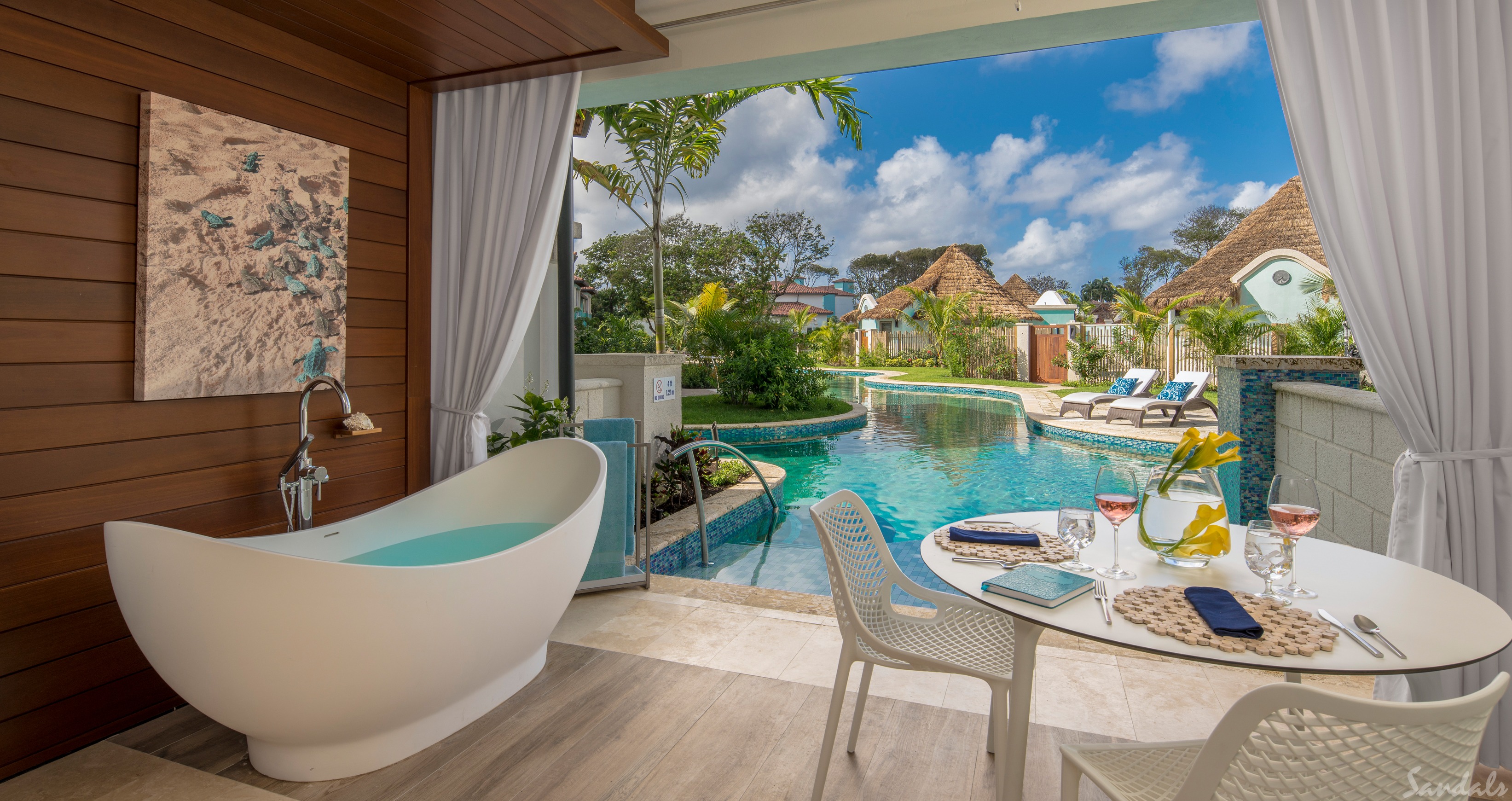 South Seas Swim-up Club Level Ultra Suite